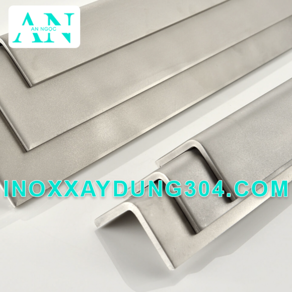 Thanh Inox chữ V dập 304