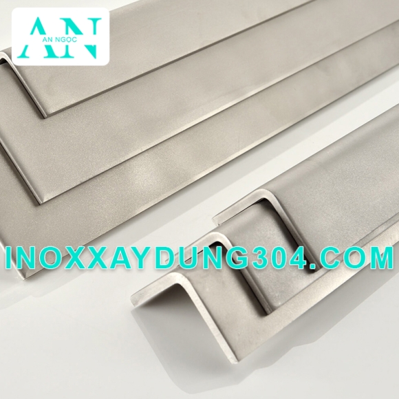 Thanh Inox chữ V dập 304